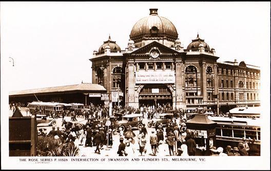 Busy Street Scene, Flinders Street Railway Station, Melbourne, Australia - Trams, Old Autos - Real Photo - Melbourne