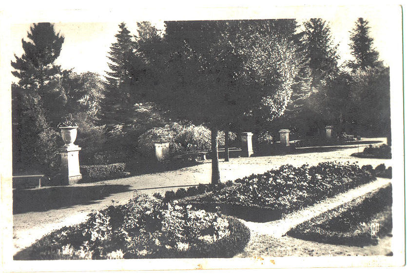 23 - Guéret - Le Jardin Public - CPSM 1946 - Ed Cap N° 145 - Guéret