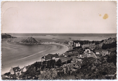 Trebeurden. Panorama Sur La Plage De Tresmeur, Le Château. - Trébeurden