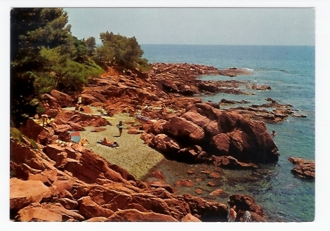 Anthéor: Entre Le Trayas Et Saint Raphael,  Une Calanque Aux Rochers Rouges (05-2495) - Antheor