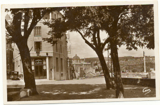 AUBENAS - Place De L´Airette 1951 - Aubenas