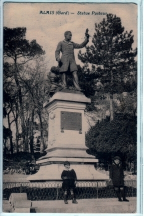 Alais- Statue Pasteur. - Alès