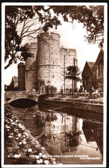 Castle: The West Gate From Tower Gardens, Canterbury, U.K. - Real Photo - Canterbury