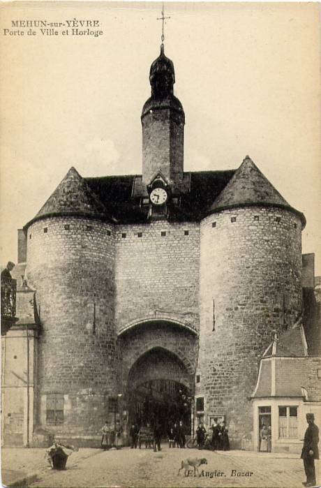 MEHUN-sur-Yèvre - Porte De Ville Et Horloge - Mehun-sur-Yèvre