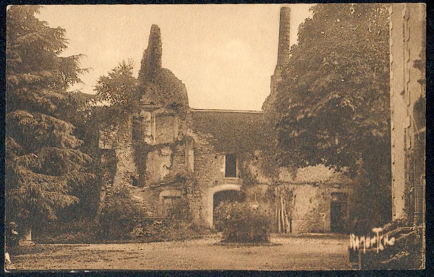 79 - BRESSUIRE. Ruines Du Château. - Bressuire