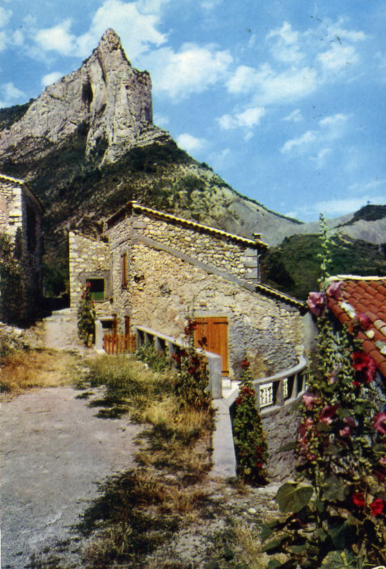 ORPIERRE   -   Alt 700 M. Station Estivale Sur La Route Des Princes D'Orange (carte Ayant Voyagé En 1970) - Orcieres