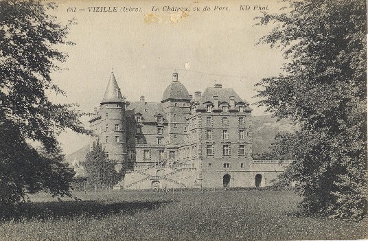 VIZILLE - Le Château, Vu Du Parc - Vizille