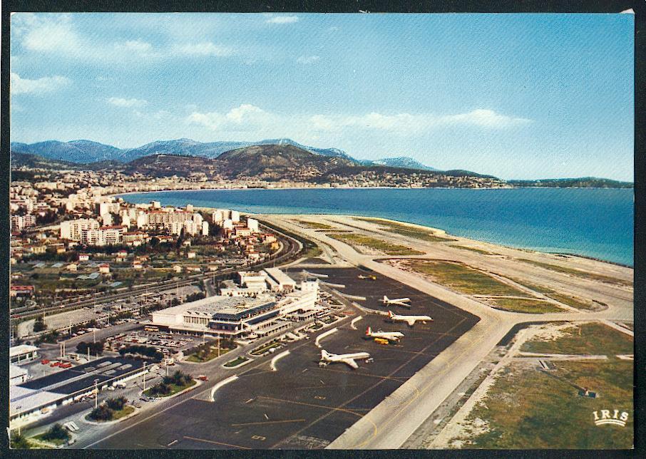 06 - AEROPORT DE NICE COTE-D´AZUR. La Baie Des Anges Et Le Cap-Ferrat. - Luchtvaart - Luchthaven