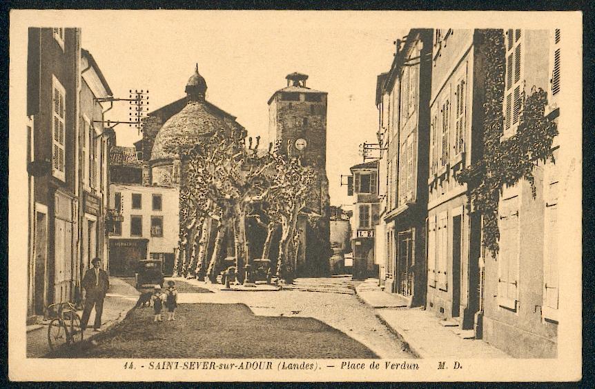 40 - SAINT-SEVER-SUR-ADOUR. Place De Verdun. - Saint Sever
