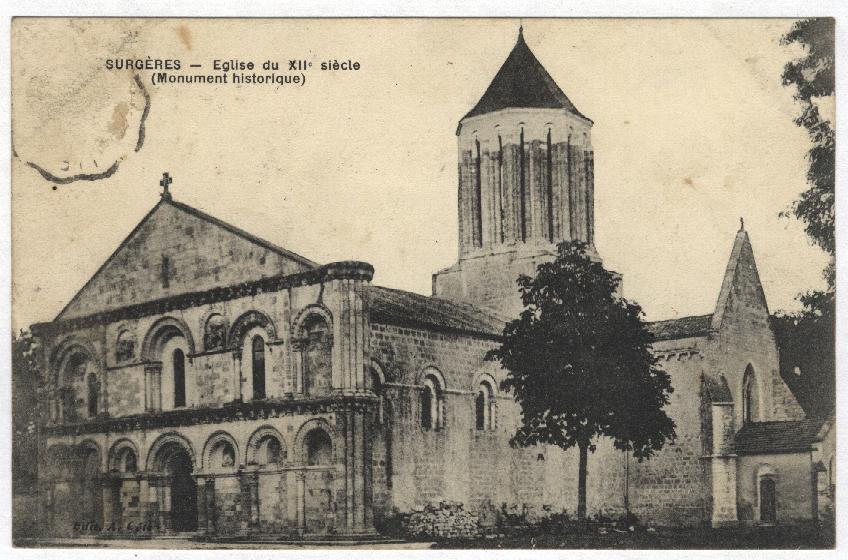 SURGERES  --  Eglise Du XII ° Siécle - Surgères