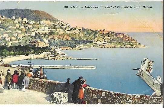 06  NICE  INTERIEUR DU PORT ET VUE SUR LE MONT BORON   N°139 - Navigazione – Porto