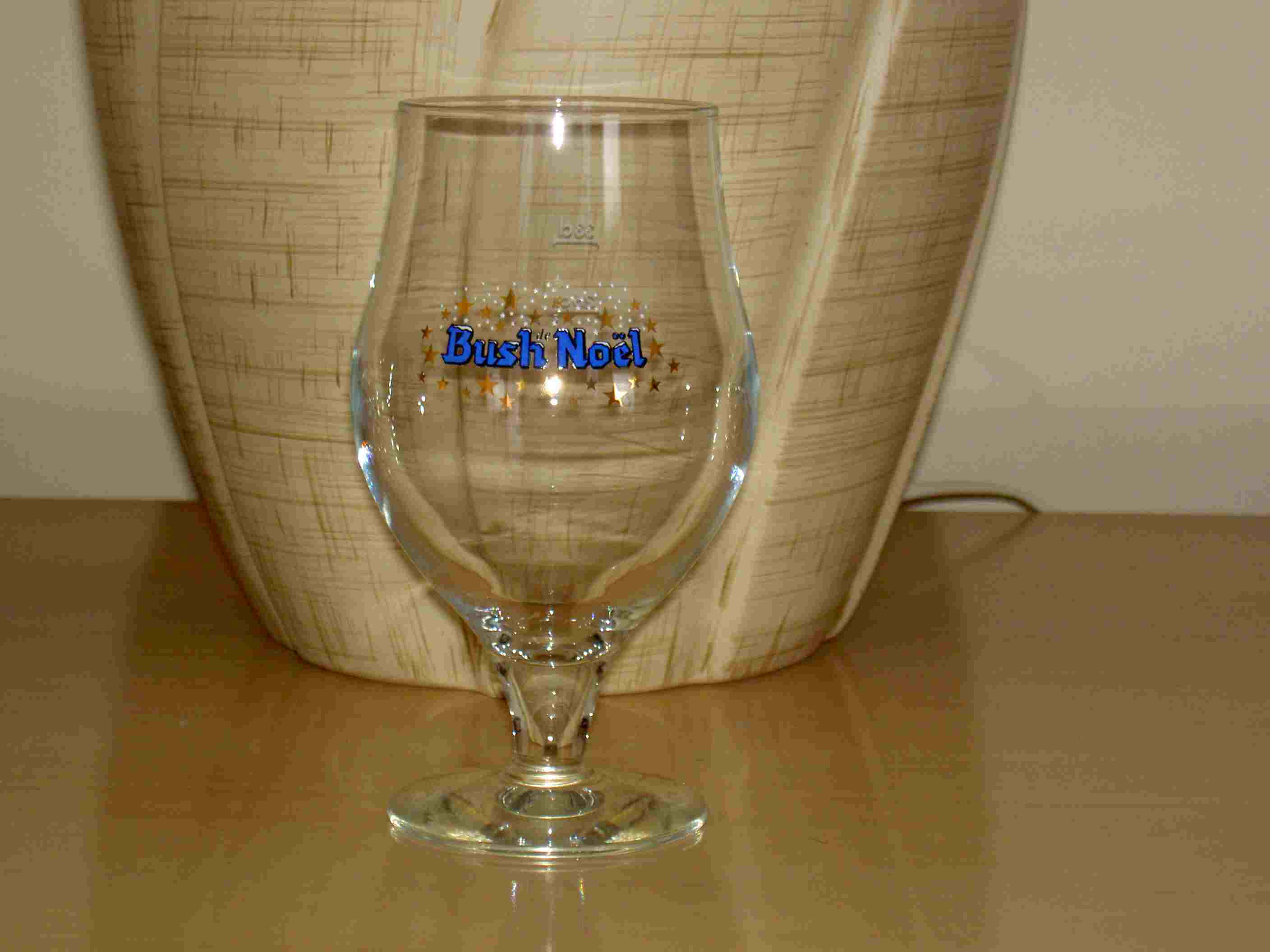 Verre à Bière Type Ballon BUSH DE NOEL - Verres