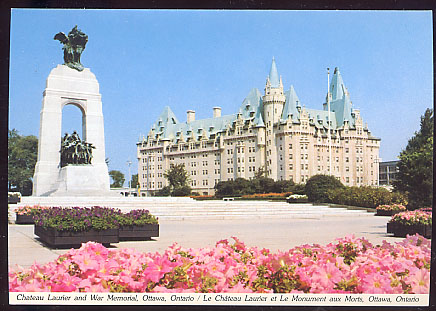 {18777} Carte Postale " Canada , Ontario , Ottawa , Monument Aux Morts & Château Laurier" - Ottawa