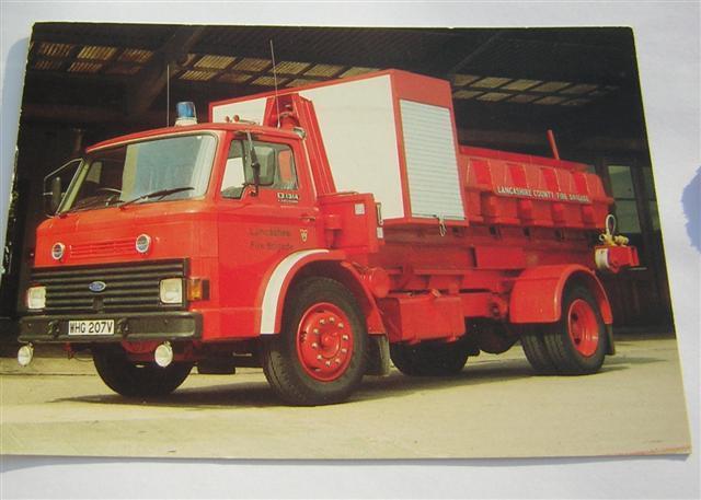 Cpm Anglaise Vehicule De Pompiers FORD D 1314 - Feuerwehr