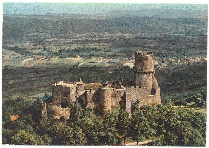 63 - VOLVIC  - Le Château De Tournoël - - Volvic