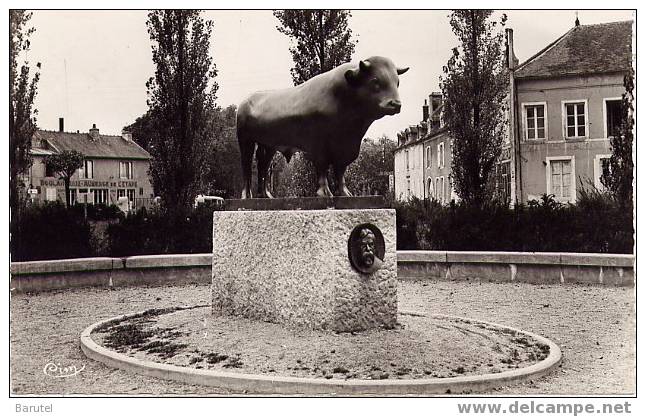 SAULIEU - Le Square Pompon : Le Taureau - Saulieu