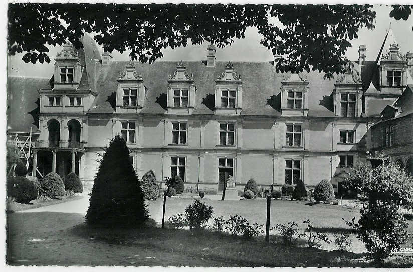 CHATEAUBRIAND - Le Château - Cour Intérieur. - Châteaubriant