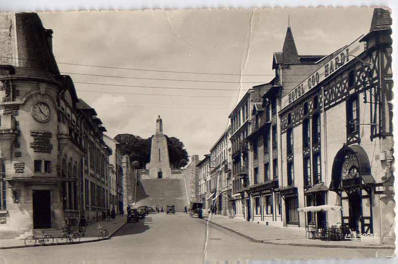 VERDUN--Avenue De La Victoire(à Gauche Hotel Coq Hardi)cpsm N° 13 éd LaCigogne - Verdun