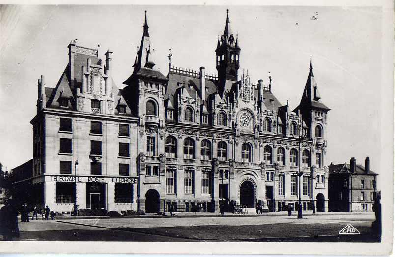 Mezières-1950-L´hotel De Ville Et La Poste Cpsm N°45 Par CAP - Charleville