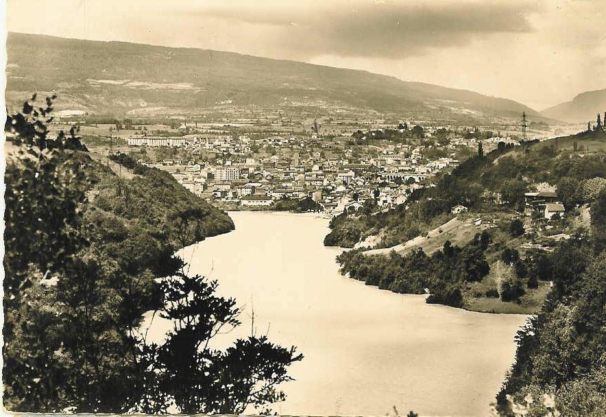 01-010 BELLEGARDE - Vallée Du Rhône, La Ville Et La Montagne De Retord - Bellegarde-sur-Valserine