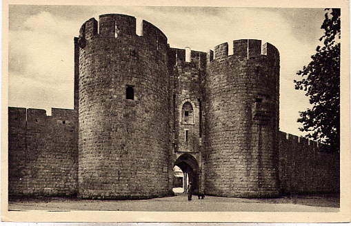 AIGUES MORTES - Les Remparts. Porte De La Gardette - Aigues-Mortes