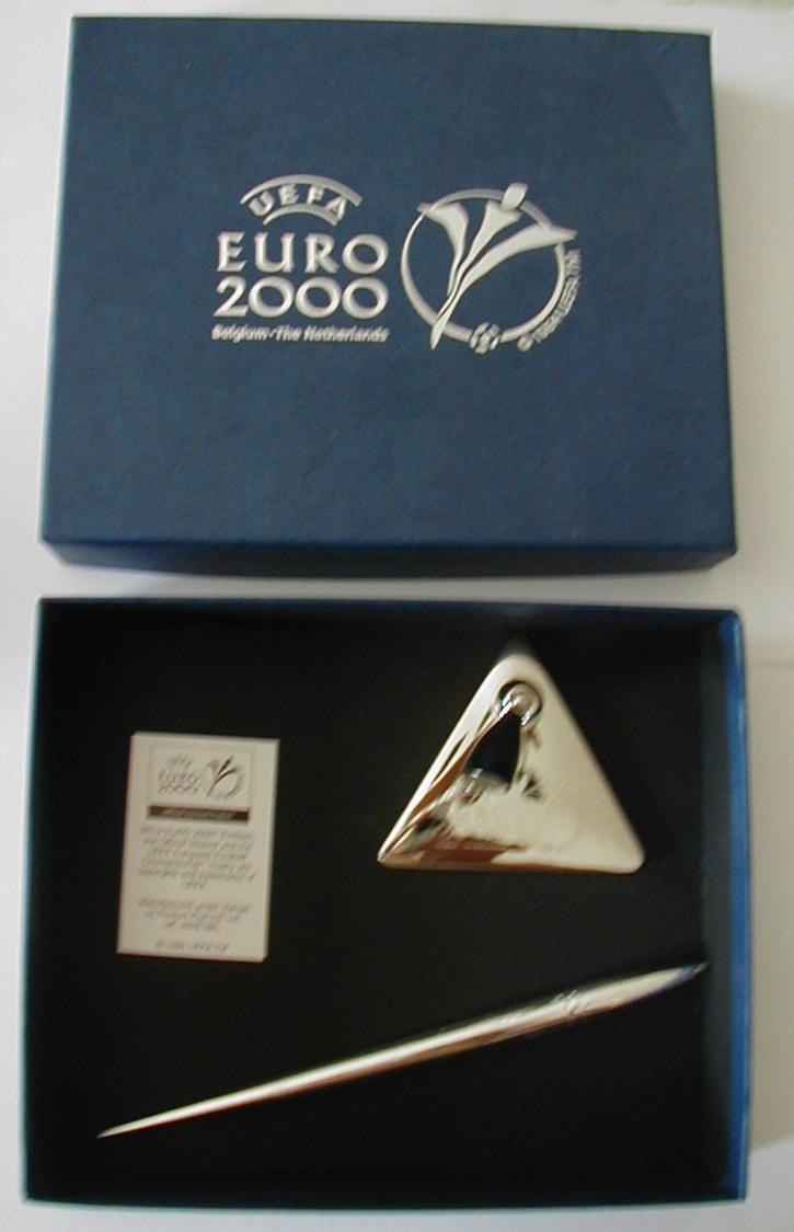 Stylo Bille Avec Présentoir EURO 2000 Le Tout En Argent - Stylos
