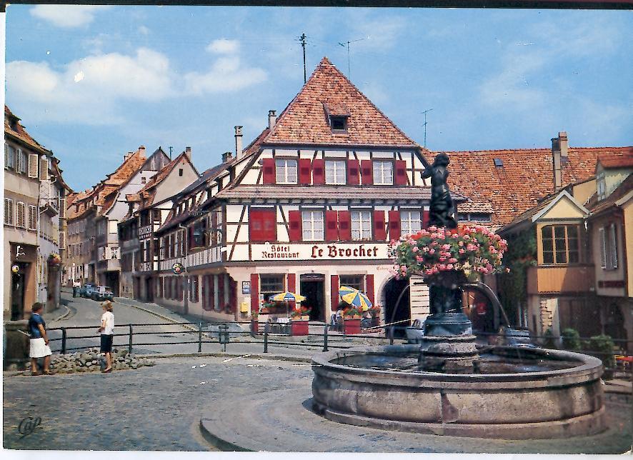 67 - BARR. Place De L'Hôtel De Ville. - Barr