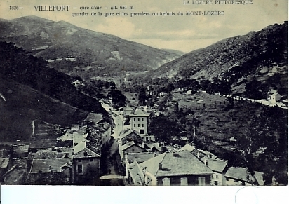 Quartier De La Gare Et Les Premiers Contre Forts Du Mont Lozere - Villefort