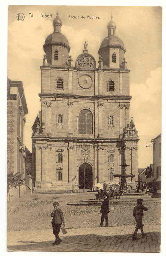 3843 - ST HUBERT - Façade De L'Eglise - Saint-Hubert