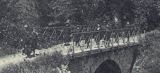 VERDELAIS - LE PONT SUR LA GARONNELLE DANS LE JARDIN DES PERES - Verdelais