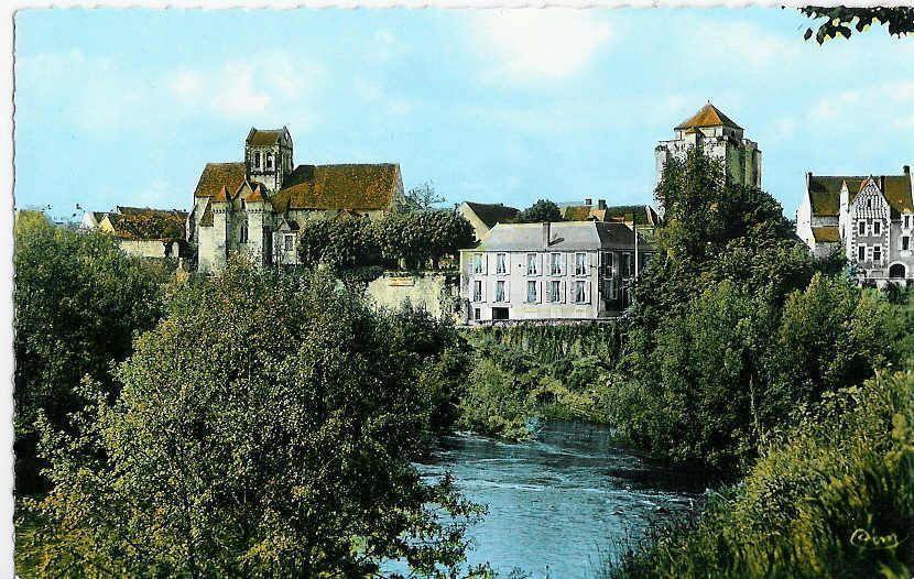 LA ROCHE-POSAY - Le Donjon, L'Eglise Fortifiée Et L'Hostellerie Du Val De Creuse. - La Roche Posay