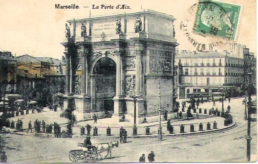 13 MARSEILLE LA PORTE D´AIX ANIMEE   N° 1025 - Monumenti