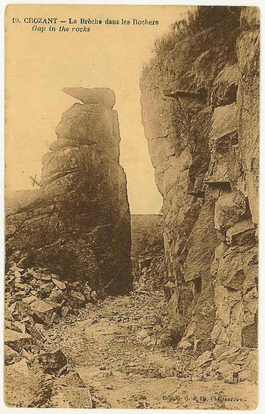 23002 CROZANT - La Brèche Dans Les Rochers - Crozant