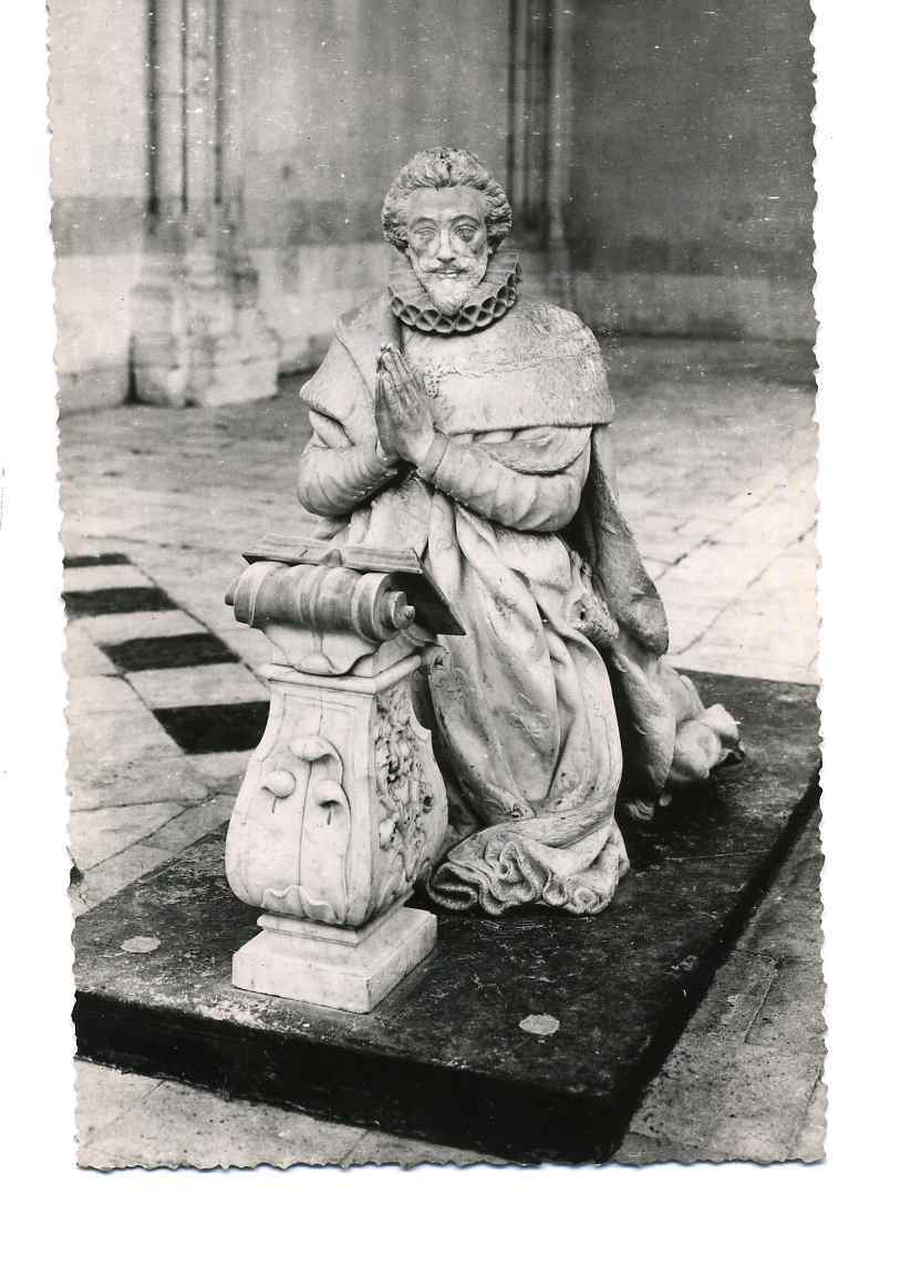 37 - CHAMPIGNY-sur-VEUDE- STATUE DE LOUIS DE BOURBON - Années60-sm Dentelée - - Champigny-sur-Veude