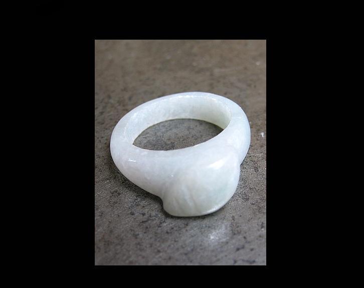 - Belle Bague En Jade Feuille/ Great Jade Ring - Bagues