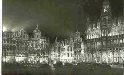 Bruxelles Grand´ Place Et Maison Du Roi Carte Petit Format - Brussels By Night