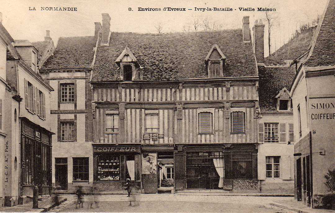 27 IVRY LA BATAILLE Vieille Maison, Commerces, Coiffeur, Ed CPA 8, Dos 1900 - Ivry-la-Bataille
