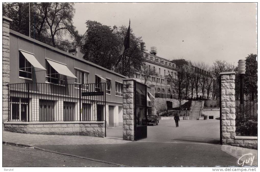 ARCUEIL - L´entrée Principale De La Caisse Des Dépôts - Arcueil