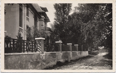 Appoigny. Sur Les Bords De L'Yonne. Les Chalets. - Appoigny