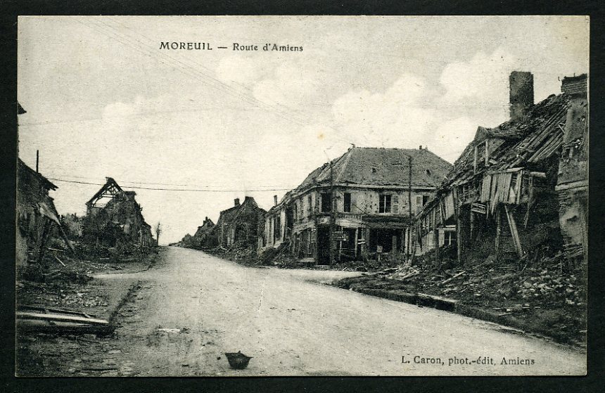 80 - MOREUIL - Rue D'Amiens - Moreuil