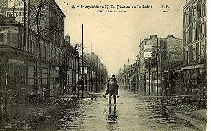 4. - Inondations 1910. Décrue De La Seine - Ivry - Rue Nationale - Overstromingen