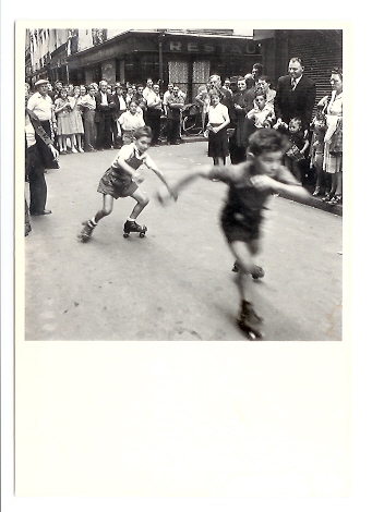 Robert Doisneau: Les Gosses Avec Des Patins à Roulettes, 1949  (05-3888) - Doisneau