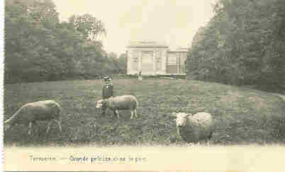 Tervueren Grande Pelouse Dans Le Parc - Tervuren