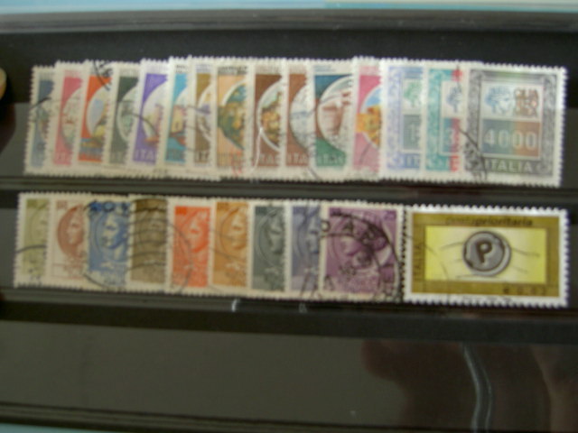 Lot De 25 Timbres Italiens - Verzamelingen