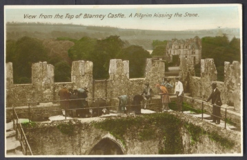 Large Group Kissing The Blarney Stone, Ireland, U.K. - Real Photo - Cork