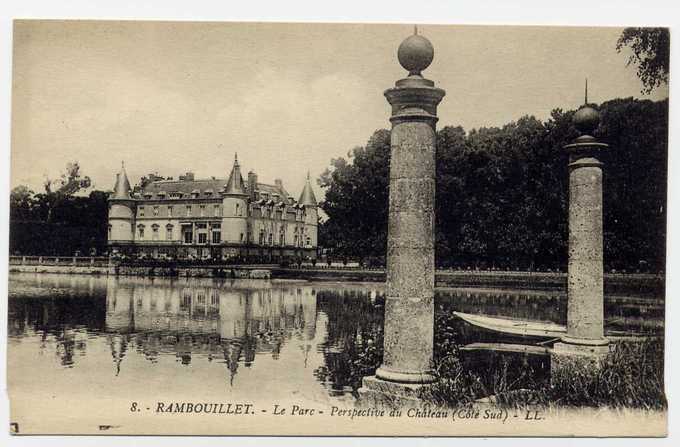 16 - RAMBOUILLET  Le Parc Persprctive Du Château Côté Sud - Rambouillet (Kasteel)