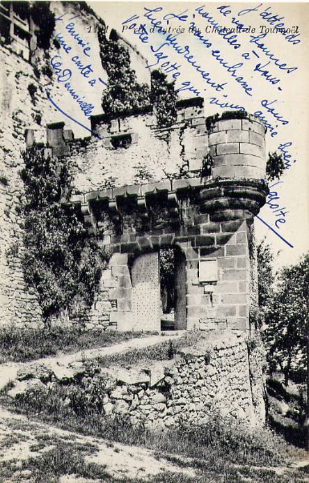 1191 - Porte D'entrée Du Château De Tournoël - Volvic