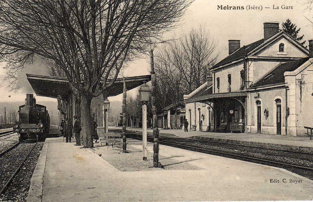 38 MOIRANS (envs Voiron) Gare, Intérieur, Train Vapeur à Quai, Ed Boyat, 190? - Moirans