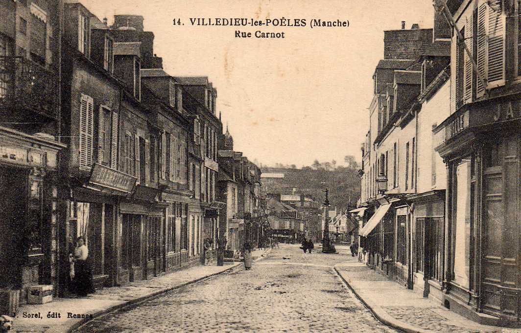 50 VILLEDIEU LES POELES Rue Carnot, Animée, Commerces, Ed Sorel 14, 191? - Villedieu