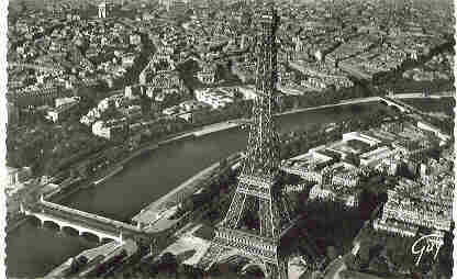 En Avion Sur Paris 502 La Tour Eiffel- Carte Petit Format - - Tour Eiffel